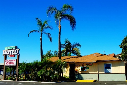 Palm Tropics Motel image 19