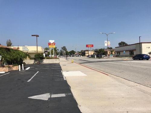 Palm Tropics Motel image 32