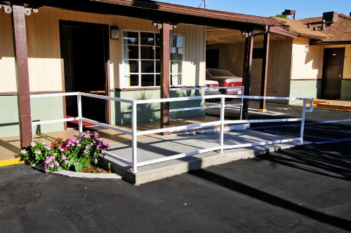 Palm Tropics Motel image 34